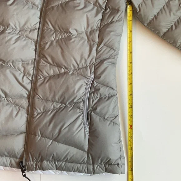 Lolë Reversible Gray/White Puffer Jacket with Hood  – Woman's  – XS - Picture 16 of 16